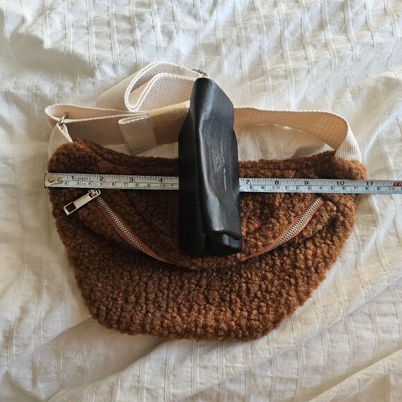 New Octobre Editions Fleece Crossbody Pouch - 2024 - Khaki - Picture 10 of 11